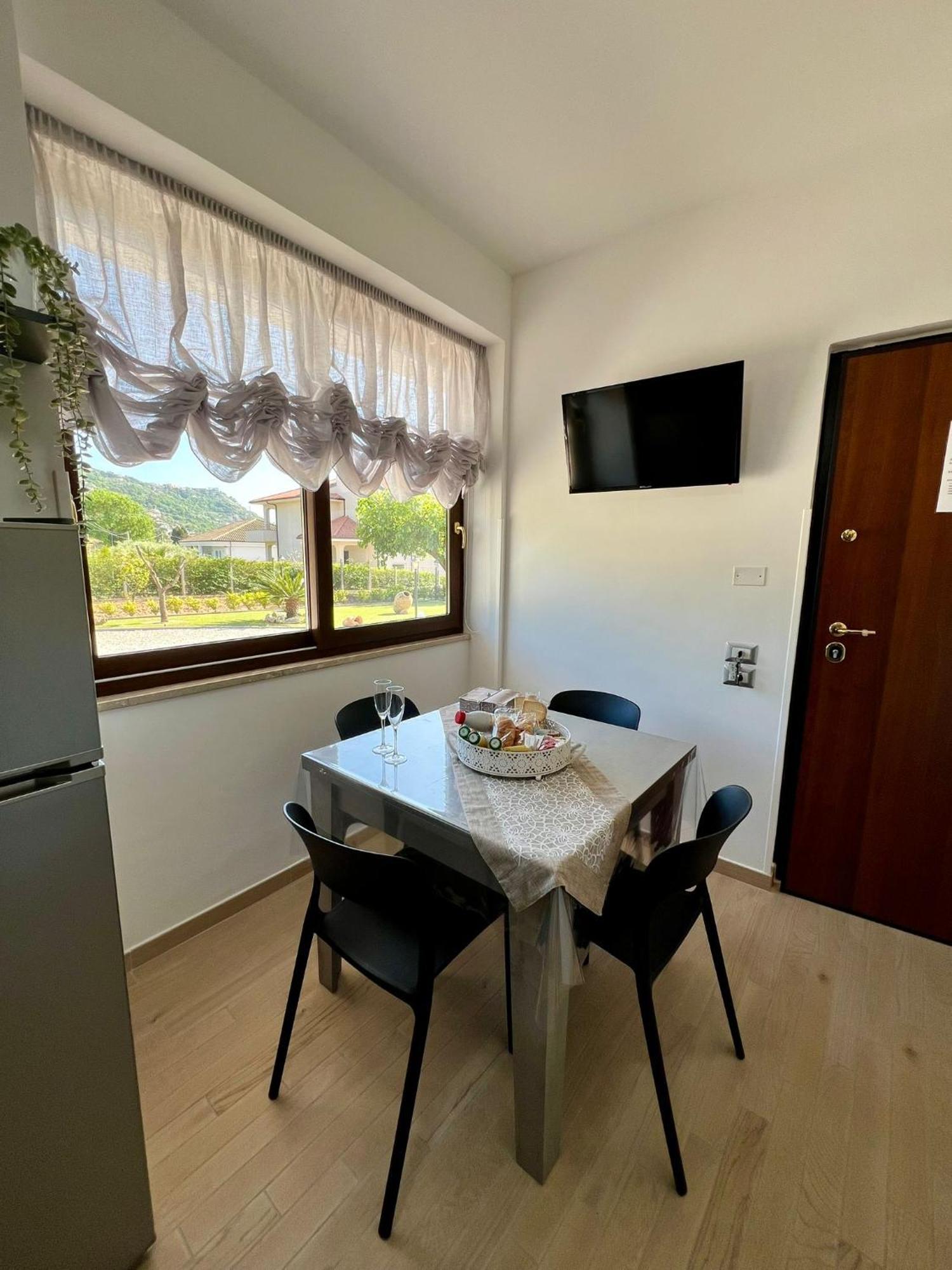 A Casa Di Ale Apartment ซานตามาเรีย ดิ กาสเตลลาบาเต ภายนอก รูปภาพ